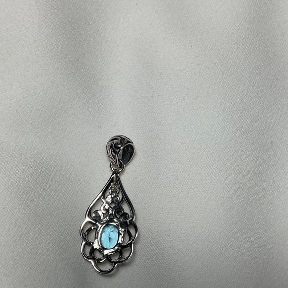 Blue Topaz Pendant - Picture 3 of 5